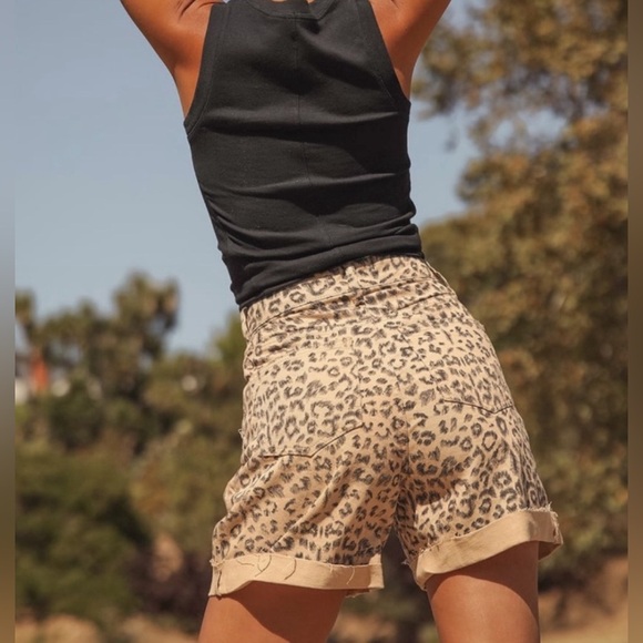 NWT Free People Printed Dogtown High Waist Shorts Cheetah Black Tan Size 24 - Picture 4 of 14